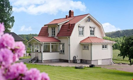 Villa fr�n 1934 med tv� l�genheter v�cker intresse