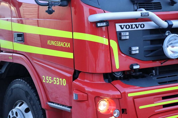 Frontalkrock – ambulans och räddningstjänst på plats Frontalkrock – ambulans och räddningstjänst på plats