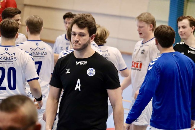 Uppgifter: Aran�str�naren l�mnar efter s�songen