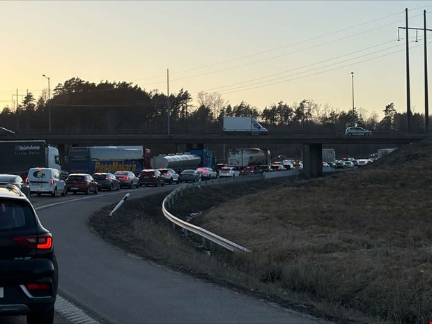 Madrass p� E6 orsakade l�nga k�er 