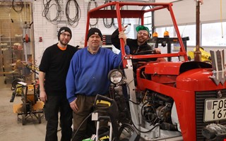 Gr�sklipparmannen i Fj�r�s har blivit viral succ�