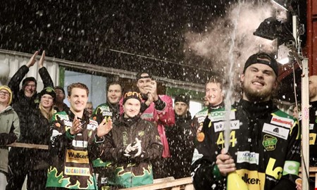 Den vilda gl�djen efter det s�krade kontraktet