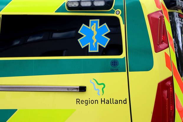 Cyklist och bil i krock � en till sjukhus