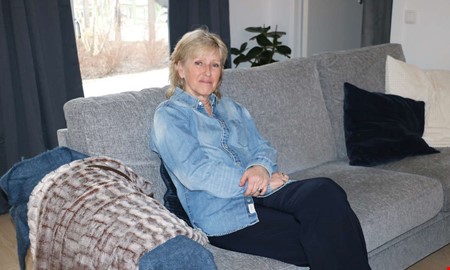 Monica h�ller Alfs Robertsons l�tskatt vid liv och skapar nytt