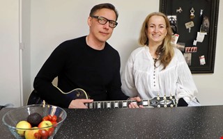 Peter och Charlotte fixade musik till nya tv-serien