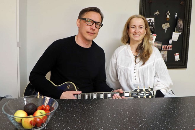 Peter och Charlotte fixade musik till nya tv-serien
