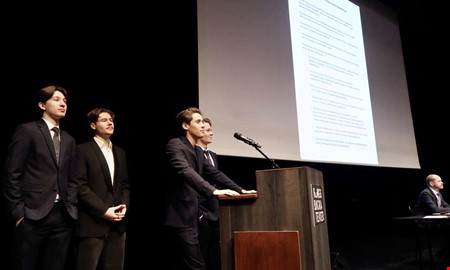 �rliga FN-rollspelet: USA och Iran i debatt p� teatern