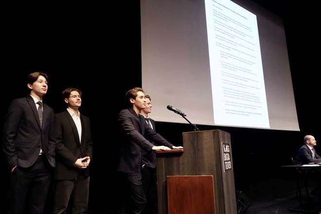 �rliga FN-rollspelet: USA och Iran i debatt p� teatern