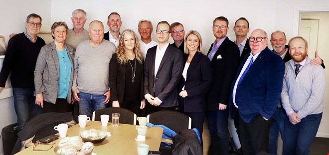 Sex m�nader kvar � dags att h�ja valtemperaturen