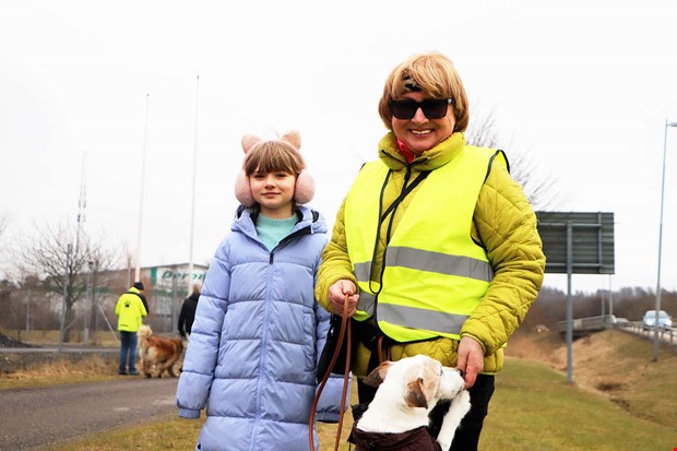 Hundtöntar har promenerat i tolv år – se bilderna Hundtöntar har promenerat i tolv år – se bilderna
