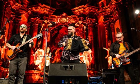 Bandet sl�pper ny platta � 19 �r efter senaste albumet