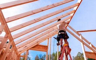 Kommunen dr�jde med beslut � hus�gare slipper straff