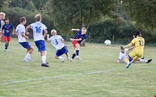 Anfallaren l�mnar lokalfotbollen