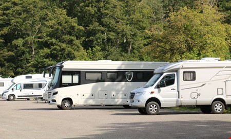 Tvist om reparation av husbil � kvinna kr�ver 33 000