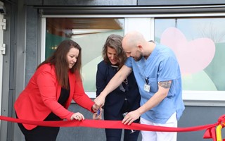 Regionens f�rsta digifysiska v�rdcentral invigd i Bj�rkris