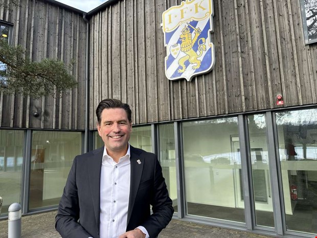 Kungsbackabo blir klubbdirekt�r i Bl�vitt