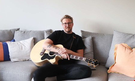 Kungsbackatrubadur med 20 �rs erfarenhet p� scenen