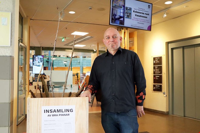 Samlar in pinnar � vill ta fram den 