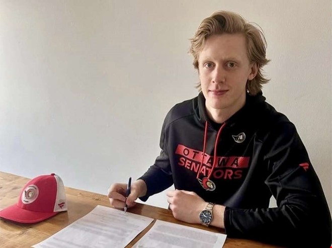 Fj�r�ssonen bel�nas med NHL-kontrakt: �J�vligt roligt� 