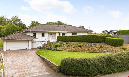 Villa med pool och bastu v�ckte nyfikenhet