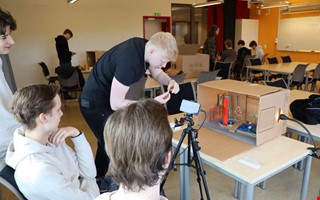 Casino och pool p� torget � elevernas kreativa f�rslag