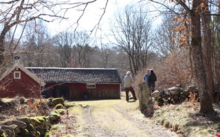 K�nd snickare �terskapar 1700-talstorp med ving�rd