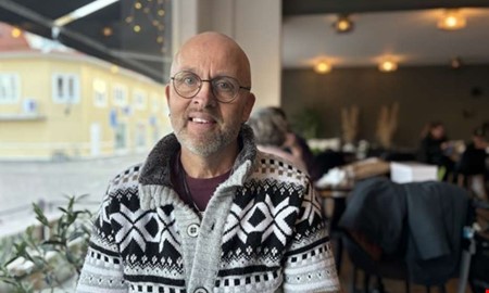 Artisten minns Live Aid � undviker f�rnedrings-tv