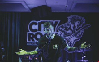 Kristofer v�rnar om lokal musik � dr�mmer om festival