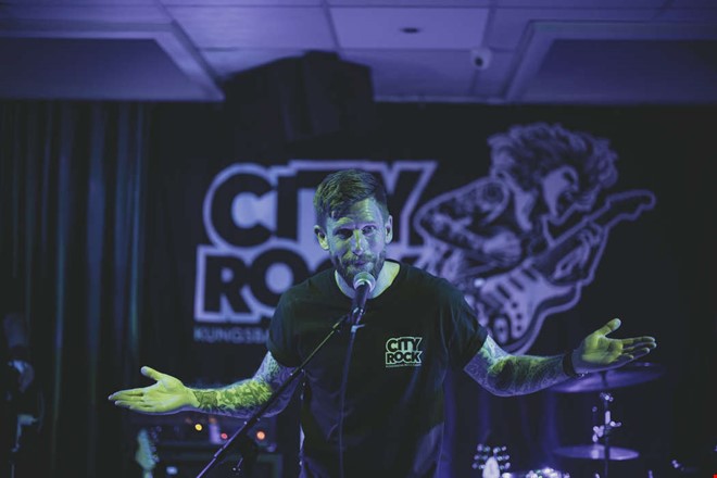 Kristofer v�rnar om lokal musik � dr�mmer om festival