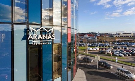 Nu delas Aran�s upp � s� f�rdelas l�genheterna