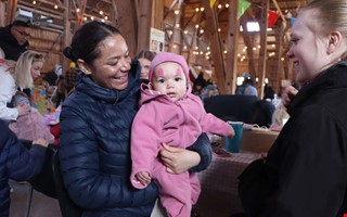 �ggjakt och lek � s� firades p�sken p� Tjol�holm