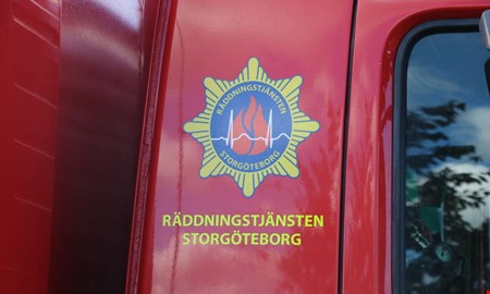 Kabel har fallit �ver v�g - R�ddningstj�nsten p� plats