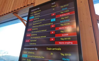 Stopp i t�gtrafiken efter olycka