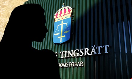 Hotade med eld och h�rspray � d�ms till psykiatrisk v�rd 