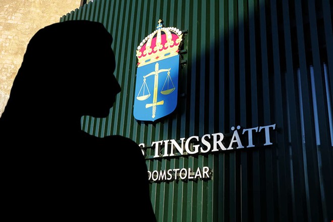 Hotade med eld och h�rspray � d�ms till psykiatrisk v�rd 