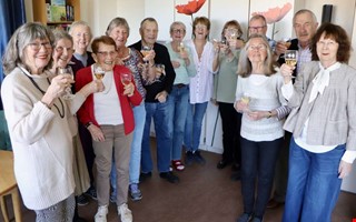 Kyviksk�mparna firade med bubbel och t�rta