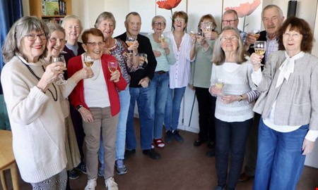 Kyviksk�mparna firade med bubbel och t�rta