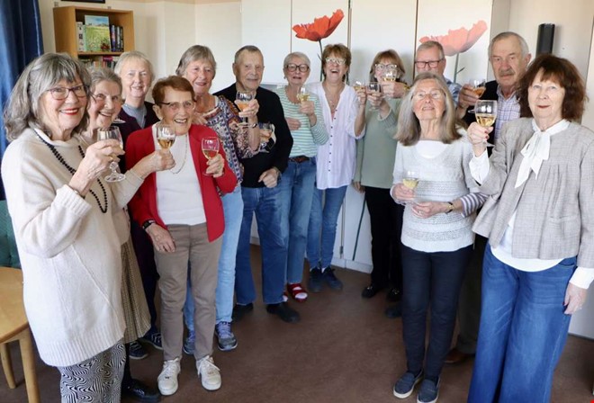 Kyviksk�mparna firade med bubbel och t�rta