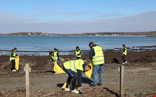 Onsalas herrjuniorer h�ller kusten ren