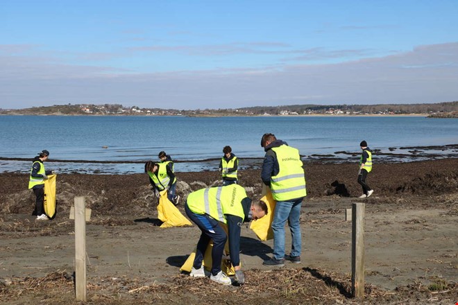 Onsalas herrjuniorer h�ller kusten ren