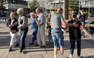 S� blir �rets sommartorg: �Mer av en r�d tr�d� 