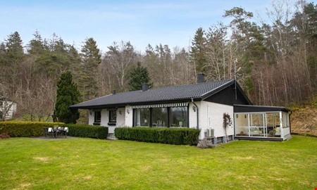 Naturn�ra 70-talsvilla med uterum skapade intresse