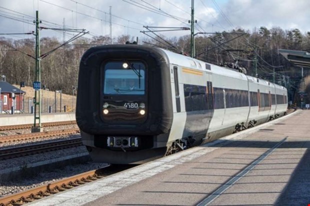 Fordonsfel � t�g mot Kungsbacka fick v�nda