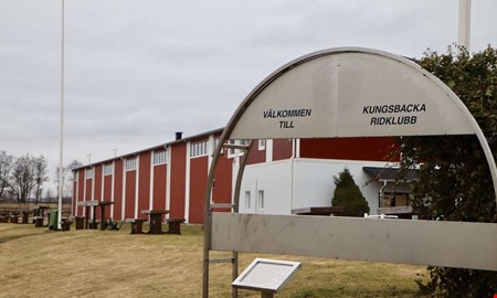 Ridklubbarna sl�r upp portarna igen: 