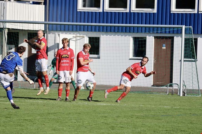 R�da kortet blev kostsamt: �J�ttedrama in i det sista� 