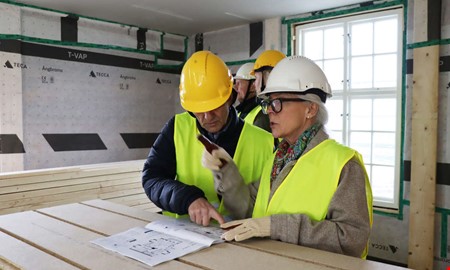 F�rsta visningen av bost�derna i gamla skolan � stort intresse