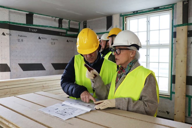 F�rsta visningen av bost�derna i gamla skolan � stort intresse