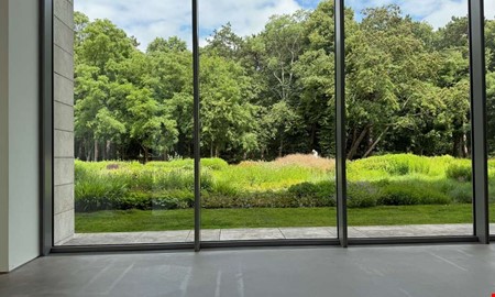 Bygge av ny villa stoppas � f�nsterna blir f�r stora 