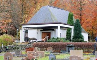 Skogskapellet byggs ut � st�ngs under l�ng tid