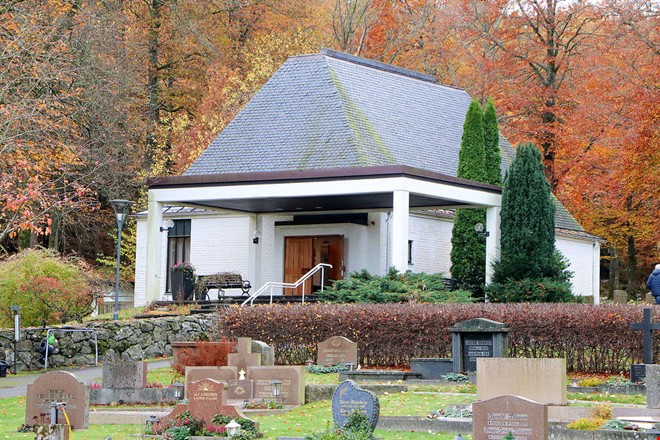 Skogskapellet byggs ut � st�ngs under l�ng tid